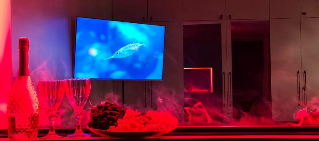 Red Room Kamin 1024x454