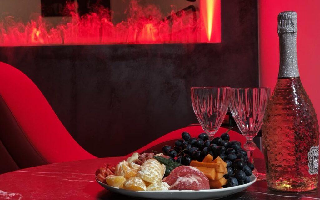 Holiday vibes in Red Room Holiday vibes in Red Room