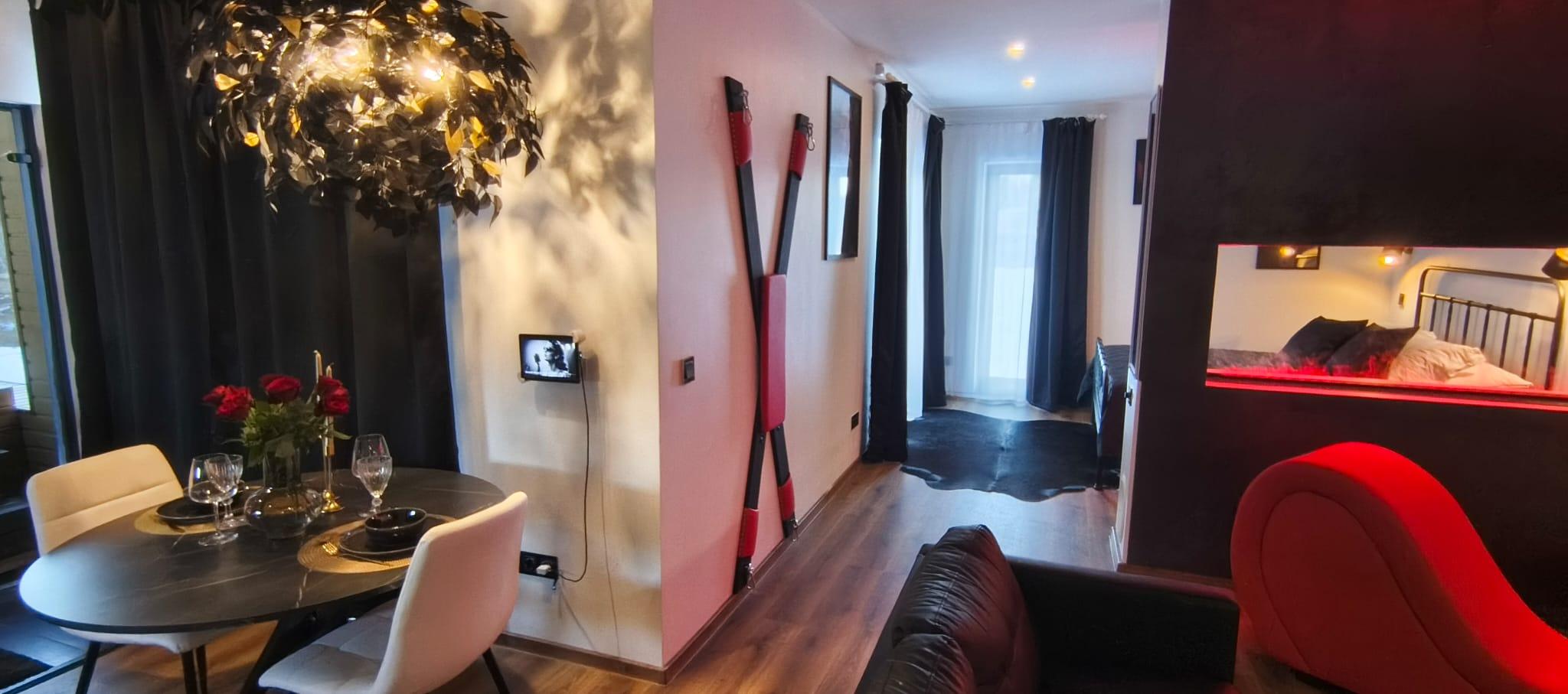 Galerii - Red Room puhkemaja päevavalges