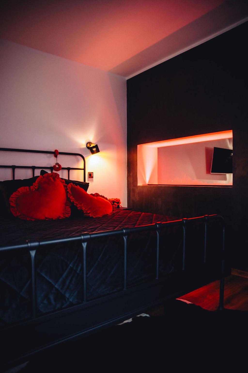 romatnika red room magamistoas